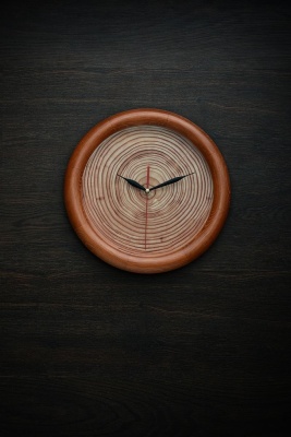 Часы настенные с деревянным ободом, дуб